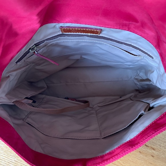 Dooney & Bourke soft sided red purse - Picture 3 of 6